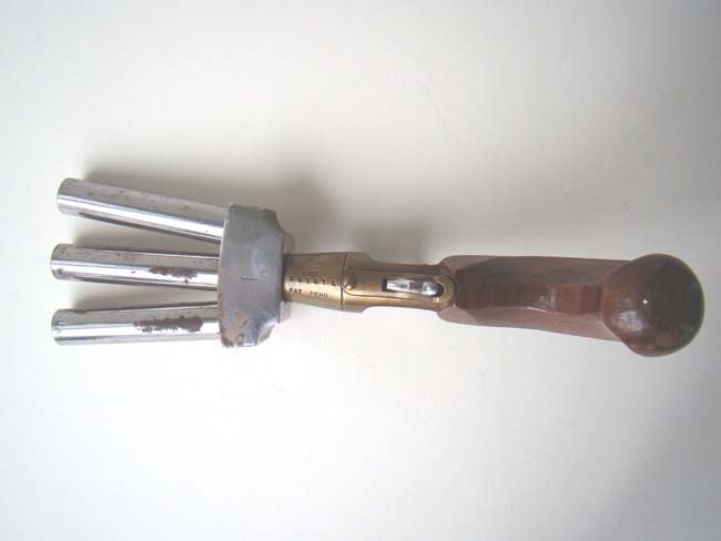 A Three Barreled 'DUCK FOOT' Percussion Pistol   — image 4